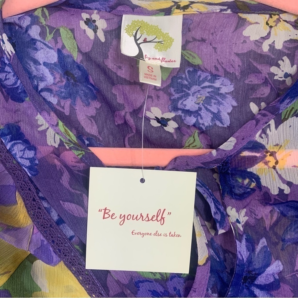 Fig and Flower Floral Keyhole Neckline Chiffon Blouse NWT - Picture 10 of 14